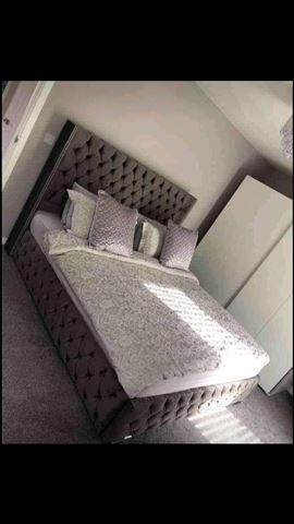 Sleigh Bed20